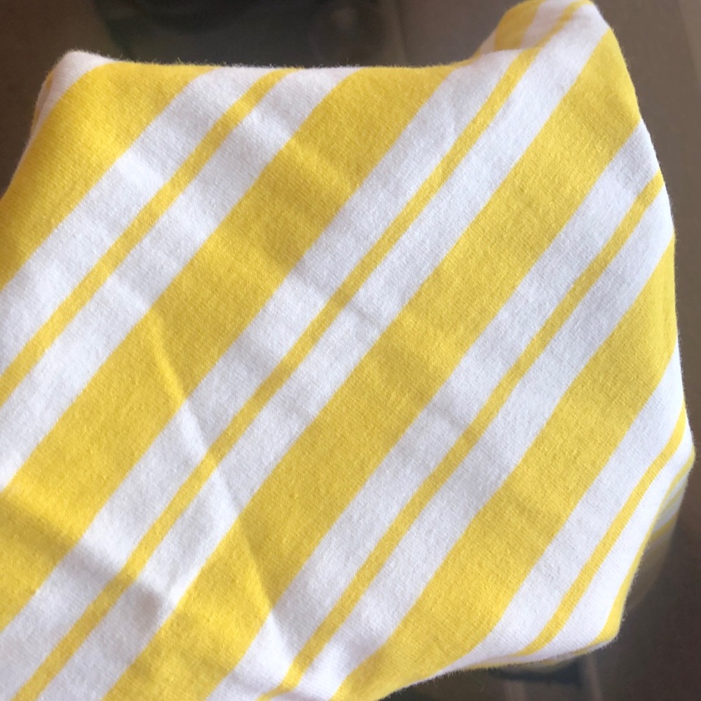 NWT essential tee - Picture 5 of 5